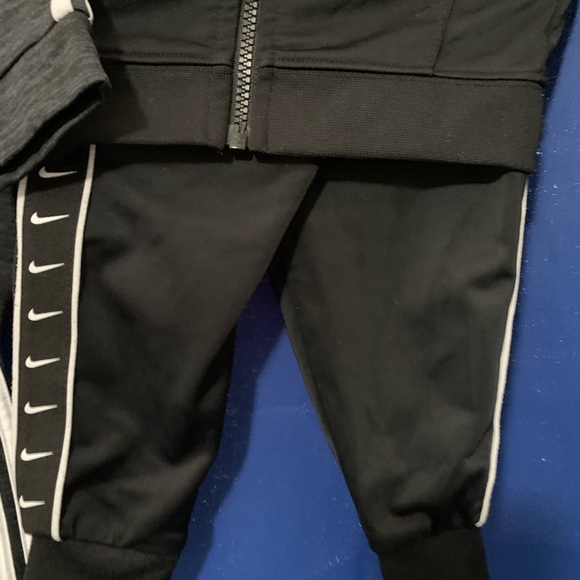 Nike Baby size 12months Track Suit - Picture 3 of 5